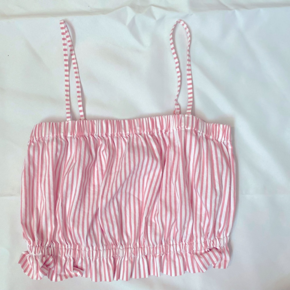 Ruffle gingham crop top